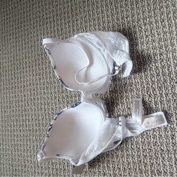 Lucky Brand White and Blue Floral Lace Bra - Picture 2 of 2